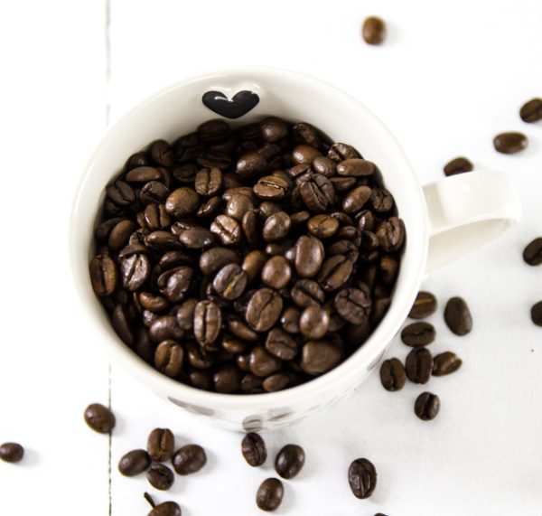 Große Kaffee-Liebe: Geröstete Kaffeebohnen