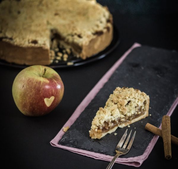 So schmeckt der Herbst: Bratapfel-Kuchen - ein einfaches Rezept für die Kaffeetafel! by titatoni.de