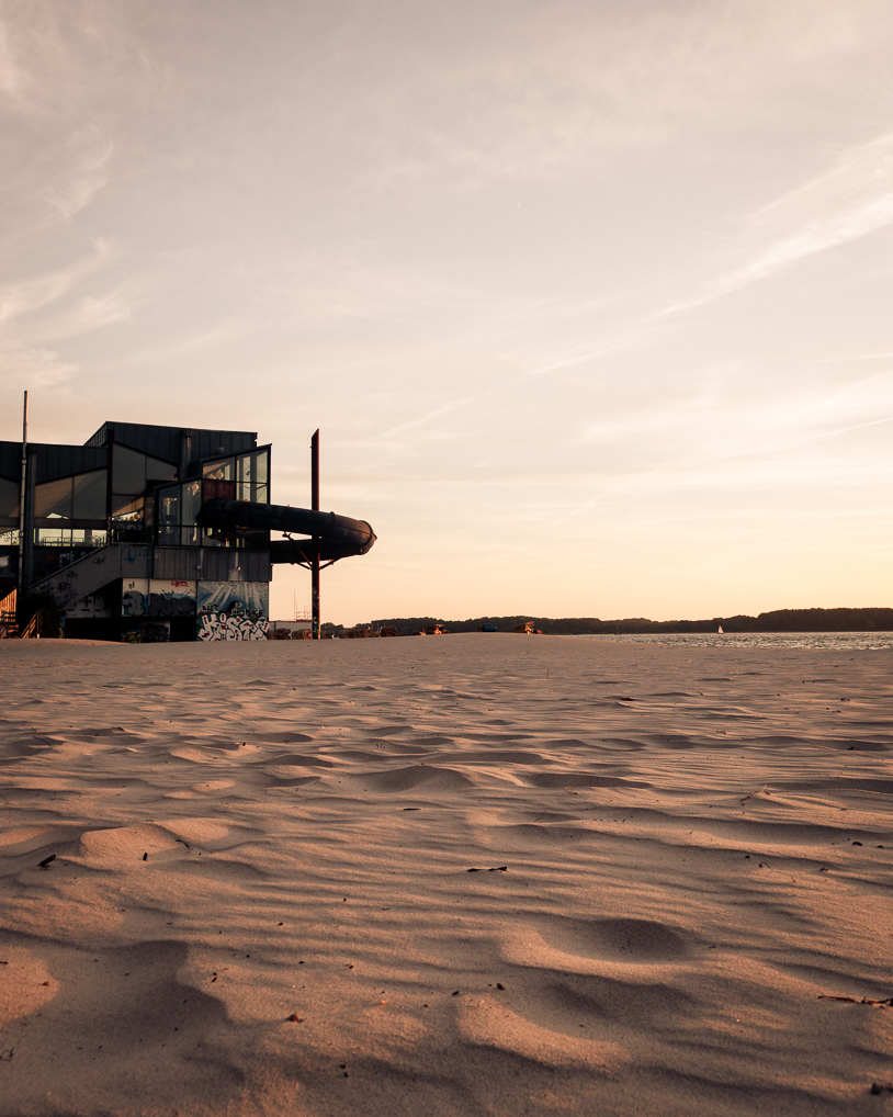 Das alte Hallenbad in Laboe. Lost place. Urlaub und Leben am Meer. titatoni.de