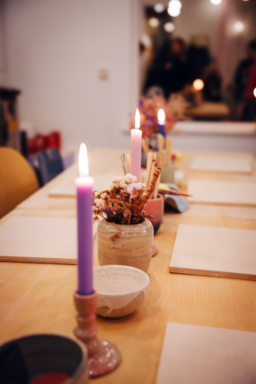 Der gedeckte Tisch im Studio JOBA. Töpfern in Kiel. titatoni.de