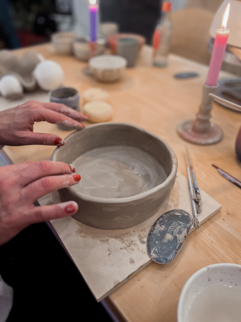 Handbuilding Technik. Töpfern in Kiel - Workshop im Studio JOBA. titatoni.de